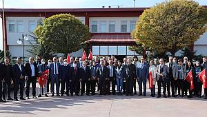 Vali Çiçek, TEKNOFEST’ten Ödülle Dönen Öğrencilerle Bir Araya Geldi