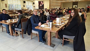 AFYONKARAHİSARLI ÜNİVERSİTE ÖĞRENCİLERİMİZ ANKARA'DA KAHVALTIDA BİR ARAYA GELDİ