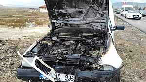 ARAÇ YANGINI TRAFİĞİ FELÇ ETTİ.!