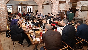 Başkan Koyuncu Temizlik Hizmetleri Personellerini Taş Konak'ta ağırladı