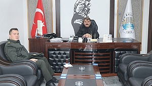  Dinar Askerlik Şube Başkanı Asteğmen İsmet Can Büyüköztürk Başkan Nihat Sarı'yı Ziyaret Etti