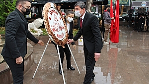 Dinar’da 24 Kasım Öğretmenler Çelenk Sunma Programı