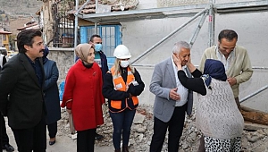 GRUP BAŞKANVEKİLİ ÖZKAN´DAN, ZEYBEK BAŞKAN´A ZİYARET