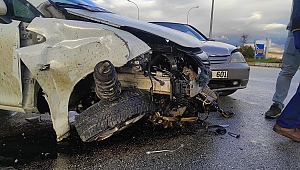 KADIN ŞÖFÖR KADIN ŞÖFÖRÜN ARACINA ÇARPTI, KAZADA 2 KİŞİ YARALANDI.!