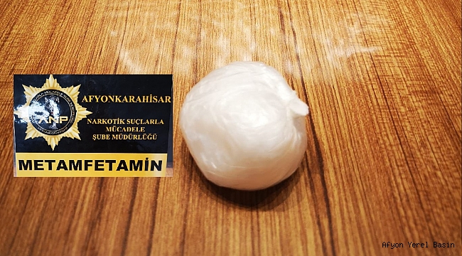 POLİS UYUŞTURUCU SATICISINI OTOGAR'DA YAKALADI.!