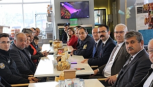 Tapu Müdürüne Veda Yemeği Verildi.