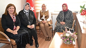 Başkan Eşlerinden Gün FM’e ziyaret