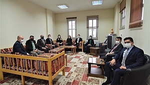 BAŞKAN MUSTAFA ÇÖL YENİ ATANAN HÂKİM VE SAVCILARA HOŞGELDİNİZ ZİYARETİNDE BULUNDU