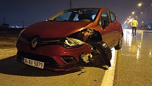 MOTOSİKLETLİ KURYE'YE ARKADAN ÇARPTI.!!