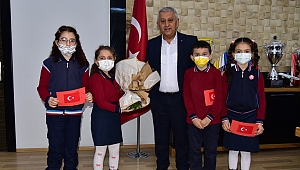 ÖĞRENCİLERDEN BAŞKAN ZEYBEK'E ANLAMLI ZİYARET