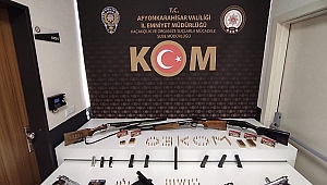  Polisler Dinar'da Tırpan Operasyonu Yaptı