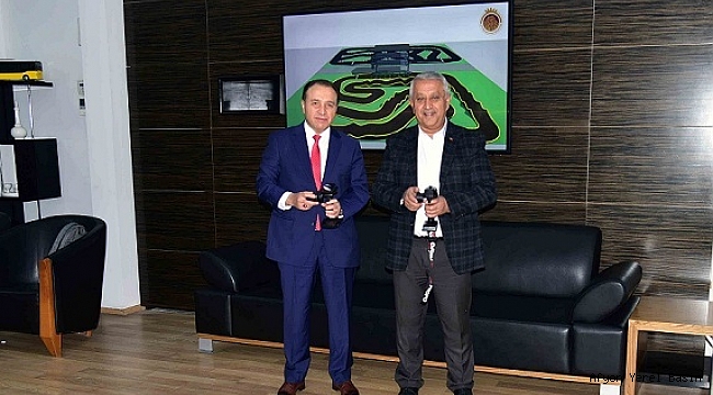 Rektör Karakaş'tan Belediye Başkanı Zeybek'e ziyaret