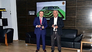 Rektör Karakaş'tan Belediye Başkanı Zeybek'e ziyaret