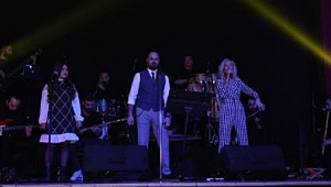  ´SELAMİ ŞAHİN ŞARKILARI´ KONSERİ MEST ETTİ 