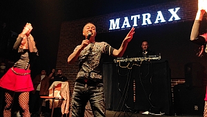 Serdar Ortaç, Matrax Eğlence mekanını adeta salladı..