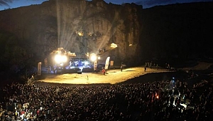 	TARİHİN DERİNLİKLERİNDE GECE YOLCULARI