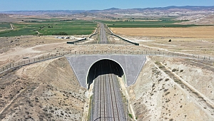 ULAŞTIRMA BAKANI KARAİSMAİLOĞLU: DÜNYADA YHT HATTI ÜZERİNE İLK EKOLOJİK KÖPRÜYÜ İNŞAA ETTİK