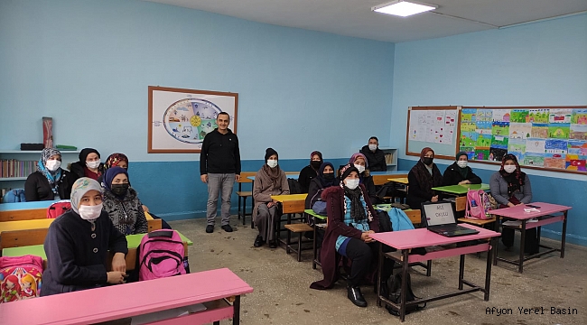 BAŞTEPE VE KARACAÖREN KÖYLERİNDE AİLE OKULU SEMİNERİ YAPILDI..
