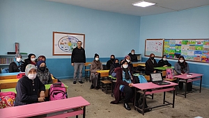 BAŞTEPE VE KARACAÖREN KÖYLERİNDE AİLE OKULU SEMİNERİ YAPILDI..