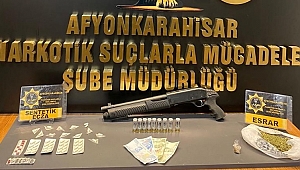 Burmalı Mahallesinde Uyuşturucu Madde Satan 3 kişi Yakalandı.