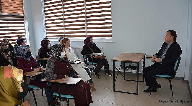 Dinar Kaymakamı Kapankaya, Serbest Kürsü Sohbetlerinde konuştu