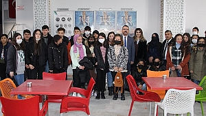  Kaymakam Ateş, öğrencilerle 