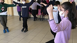  MENDERES İLKOKULU'NDA HALK OYUNLARI KURSU AÇILDI