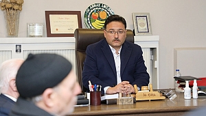 Vali Çiçek, Hal Esnafıyla Bir Araya Geldi