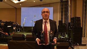 BAŞKAN MUSTAFA ÇÖL’E İNTERNET MEDYA BİRLİĞİNDEN İKİ ÖDÜL