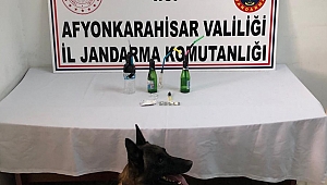 Çaldıkları Arabada Uyuşturucu Kullanırken Yakalandılar..!!