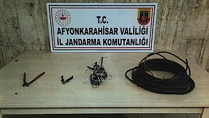 JANDARMA 2 KABLO HIRSIZINI SUÇ ÜSTÜ YAKALADI..