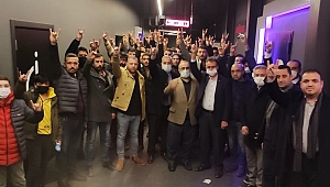 MHP'liler, ‘Kesişme iyi ki varsın Eren’i izledi