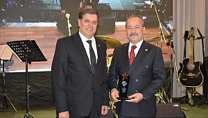 Taytak, ‘2021 Yılının En Başarılı Milletvekili’ ödülünü aldı