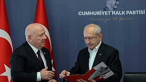 TGK, MEDYANIN SORUNLARI RAPORUNU KEMAL KILIÇDAROĞLU’NA SUNDU..