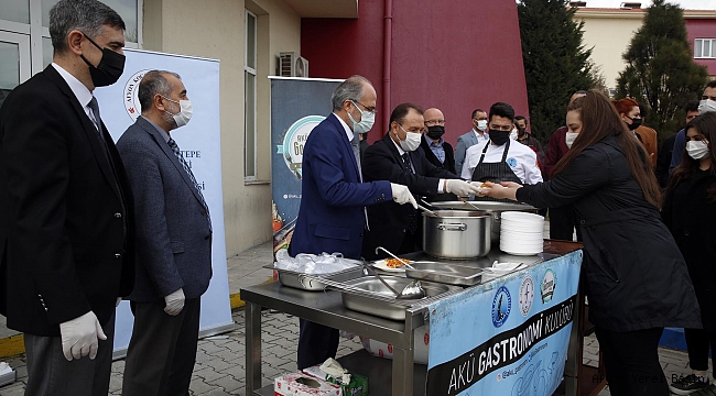 Turizm Fakültesinde Rektör Prof. Dr. Karakaş’ın Katılımıyla Kuru Fasulye-Pilav İkramı Etkinliği Gerçekleştirildi