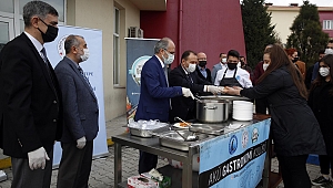 Turizm Fakültesinde Rektör Prof. Dr. Karakaş’ın Katılımıyla Kuru Fasulye-Pilav İkramı Etkinliği Gerçekleştirildi