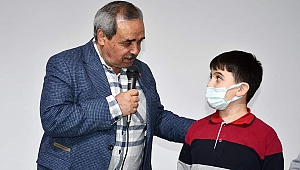 Başkan Şahin’den, Öğrencilere Burs Müjdesi 