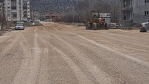 Dinar'da Yol tamirat çalışmaları sürdürüyor