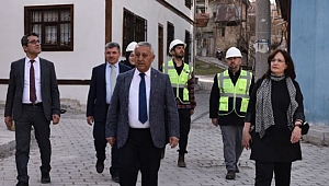 FATMA VARANK´TAN SOKAK SAĞLIKLAŞTIRMA ÇALIŞMALARINA TAM NOT