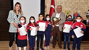 MİNİKLER SORDU ZEYBEK BAŞKAN YANITLADI