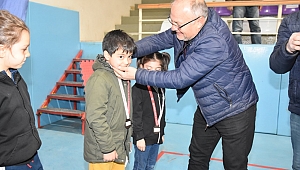 SATRANÇ TURNUVASINDA DERECEYE GİRENLER ÖDÜLLENDİRİLDİ