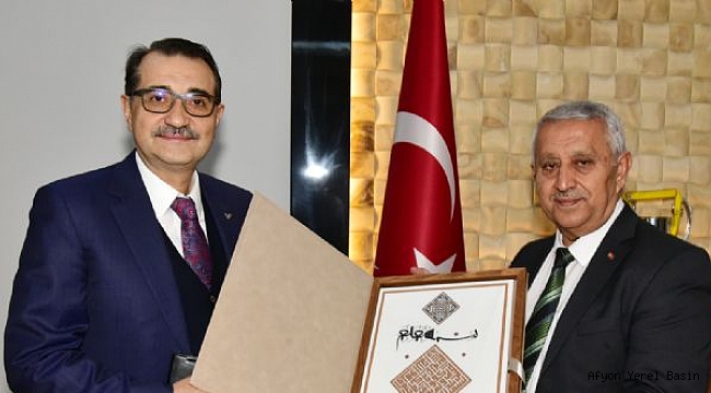 BAKAN DÖNMEZ´DEN AFYONKARAHİSAR BELEDİYESİNE ZİYARET