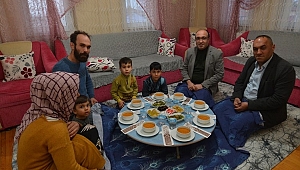 BAŞKAN MUSTAFA ÇÖL İFTAR ZİYARETLERİNE DEVAM EDİYOR