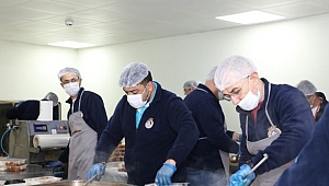 BELEDİYE YEMEKHANESİNDE RAMAZAN MESAİSİ