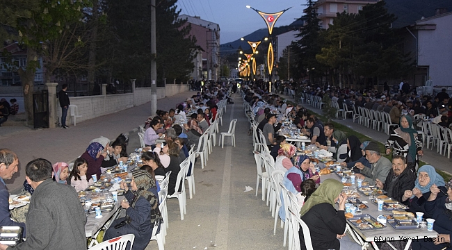 Çay Belediyesinin Düzenlediği İftar Yemeğine İlgi Yoğundu..