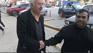  Dinar Salı Pazarında Bulduğu 6.900 TL'yi Sahibine Teslim Etti