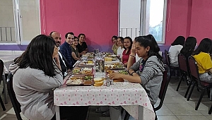  Kaymakam ve Belediye Başkanı Öğrenciler ile iftar yaptı