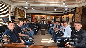 SANDIKLI KARDEŞ YARENLERDEN BAŞKAN MUSTAFA ÇÖL’E ZİYARET