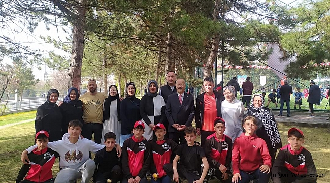 Taytak genç sporcuları tebrik etti