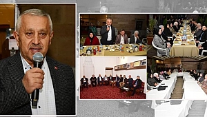 ZEYBEK BAŞKAN MECLİS ÜYELERİNİ İFTARDA AĞIRLADI